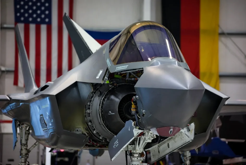 Almanya’nın İlk F-35A’sına F135 Motoru Takıldı