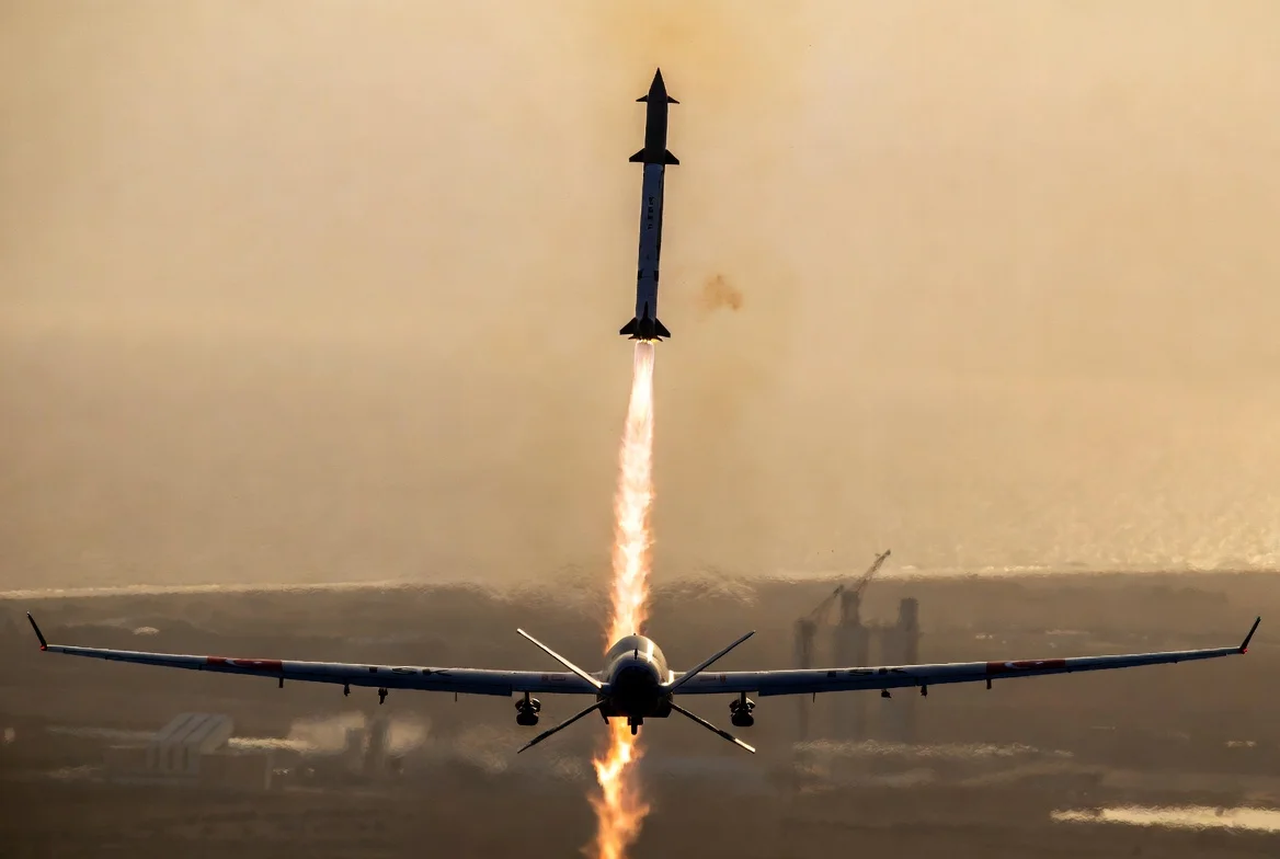 TSK’ya İHA-230 Havadan Atılan Balistik Füze Teslimatı